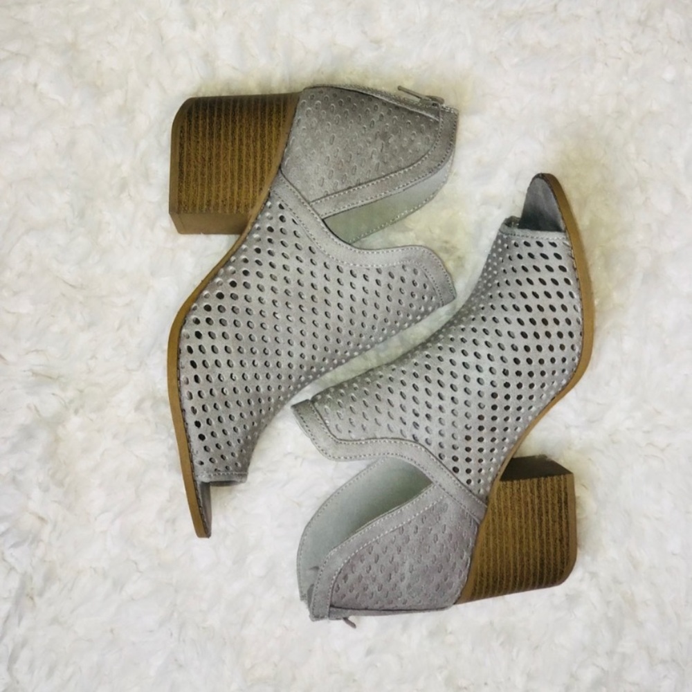 Qupid peep toe booties. Size 6.5